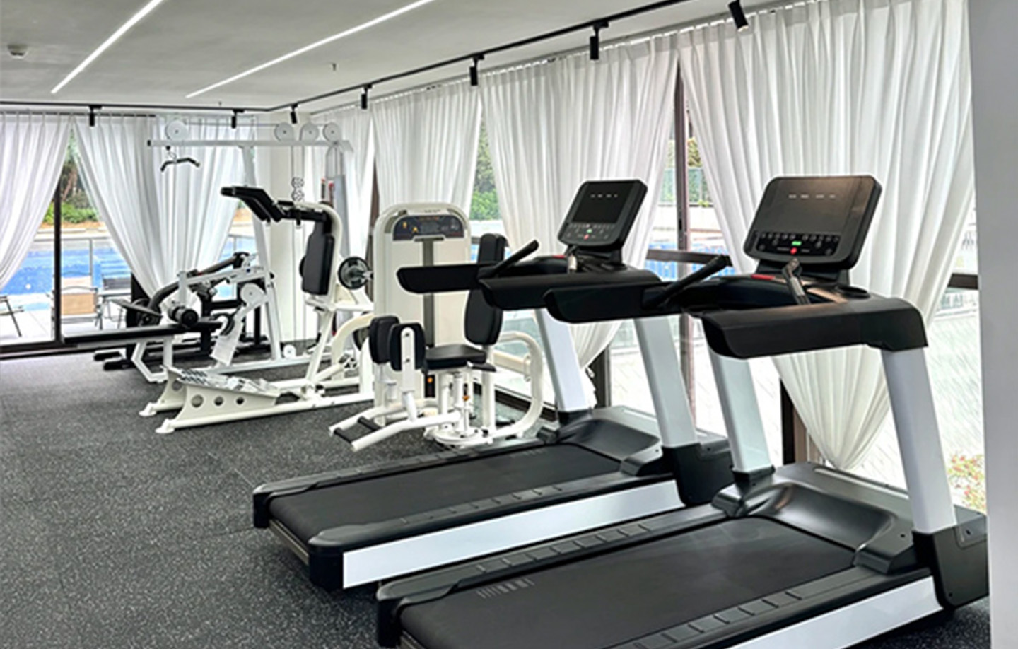 350㎡ Minimalist Women’S Fitness Studio in Spain | MANGO Client Case