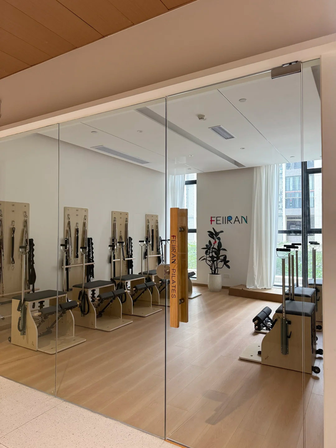 1769151824435593 1769151824435593